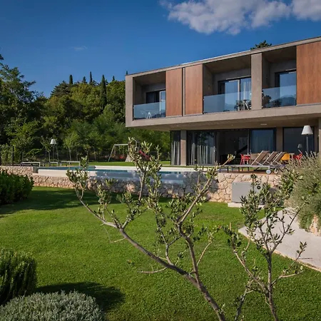 Argento Villa
